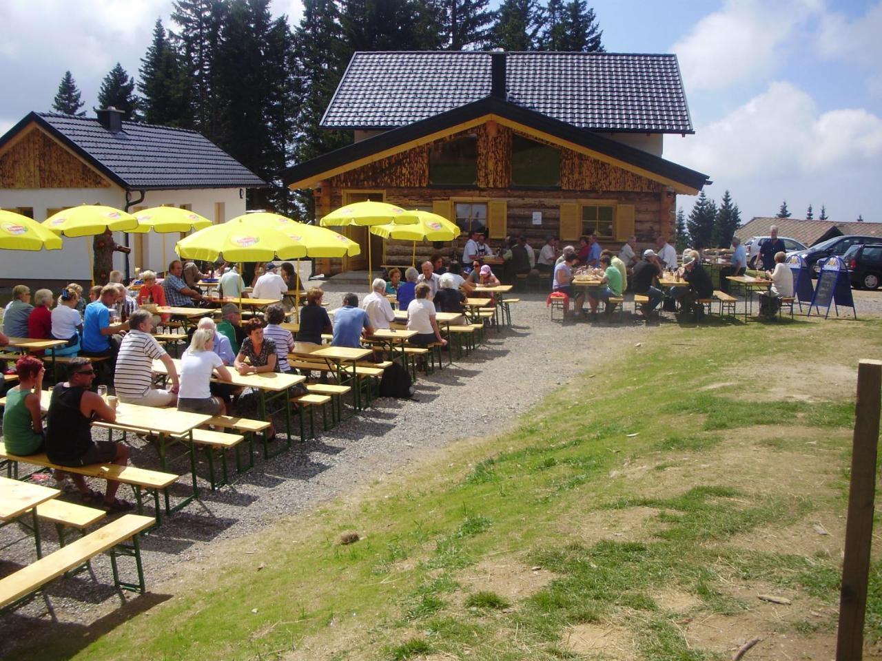 Panoramadorf Saualpe Hotel Eberstein Exterior photo